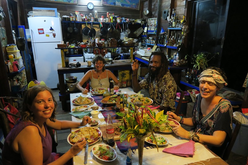 Fællesspisning hos Kismet Inn i Belize