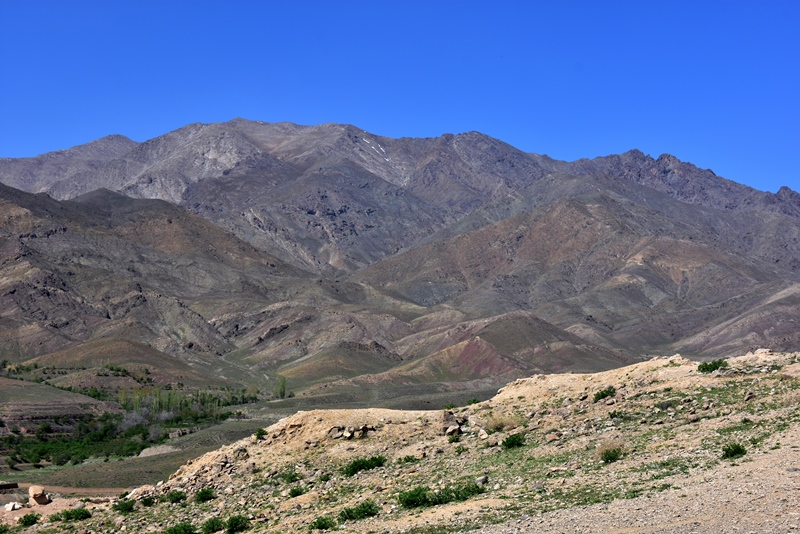 Smukke bjerge nær Niasar i Iran