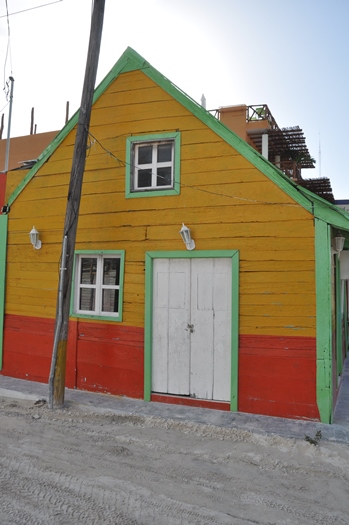 Farverigt hus på Holbox, Mexico