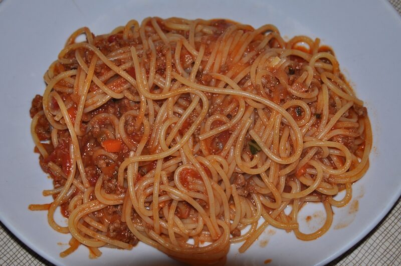 Spagetti med kødsovs