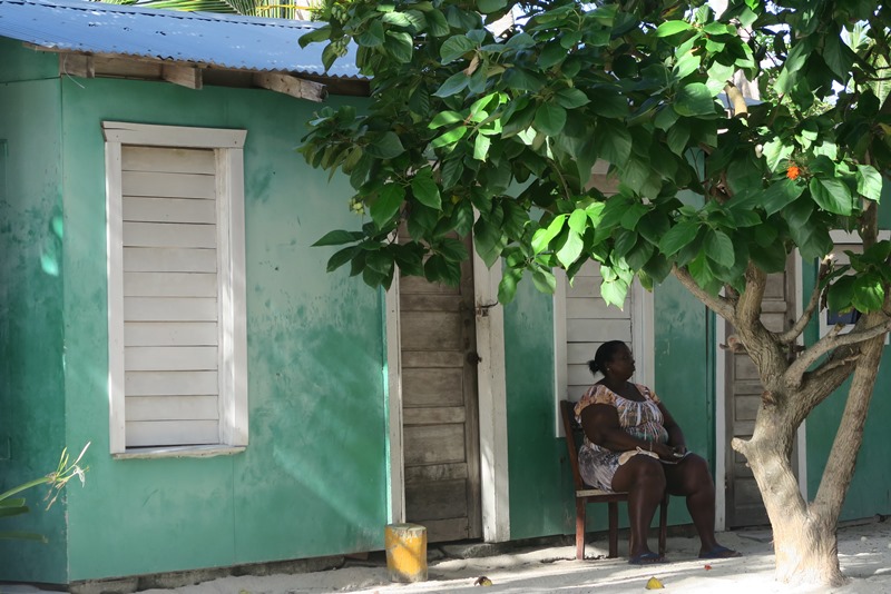 Gadebillede på Tobacco caye i Belize