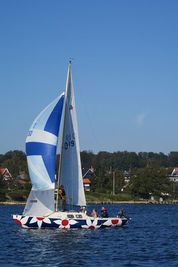 En rigtig flower power båd