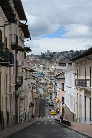 Stejl gade i Quito