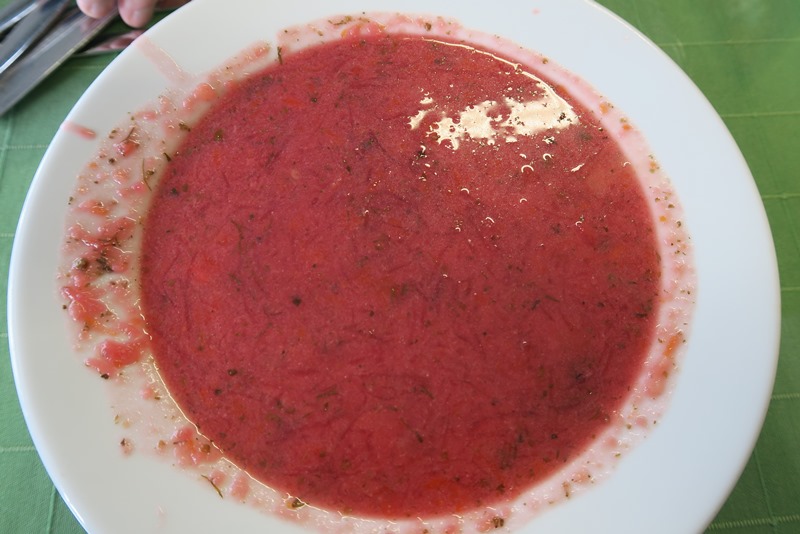 Rødbedesuppe på mælkebar
