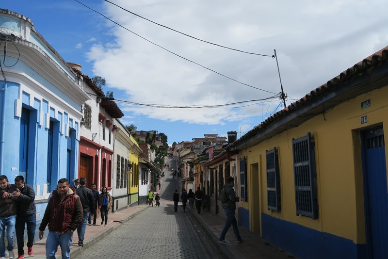 Farverig gade i Bogota, Colombia