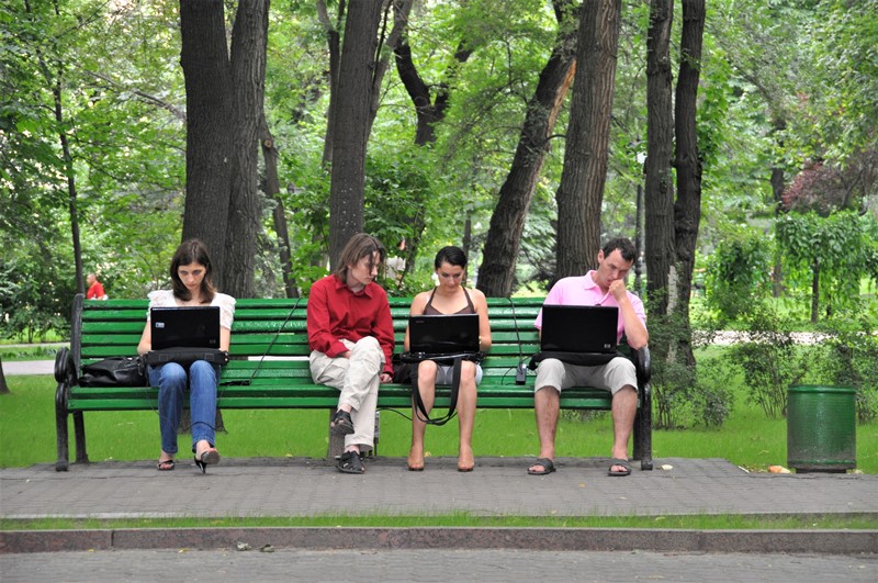 Internet i parkerne i Chicinau, Moldova