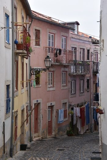 Typisk gadebillede, Lissabon, Portugal