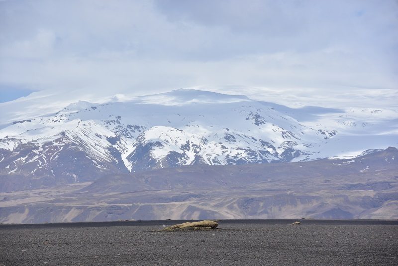 På tilbagevejen fra flyvraget ved Vik, Island