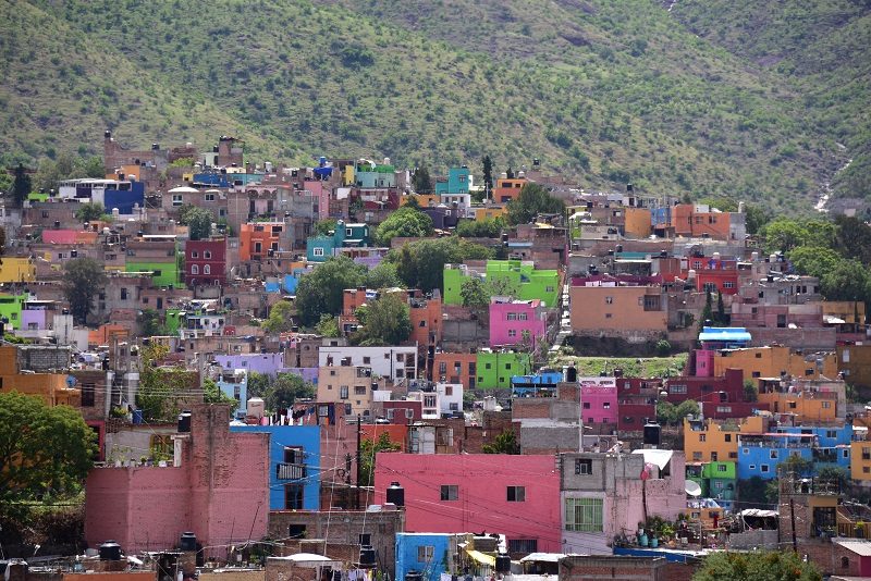 Farverige huse i Guanajuato, Mexico