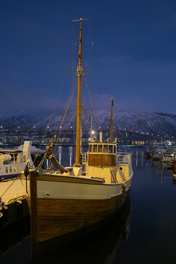 Havnen ved Tromsø om vinteren