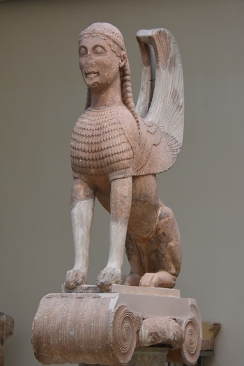 Sfinxen fra Delfis arkæologiske museum