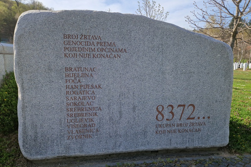 Begravelsespladsen i Srebrenica