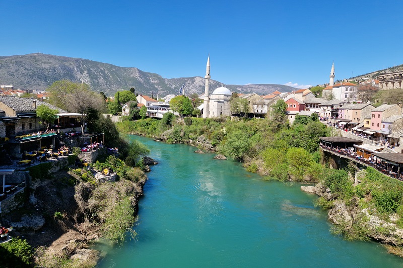 Udsigt fra Stari Most i Mostar